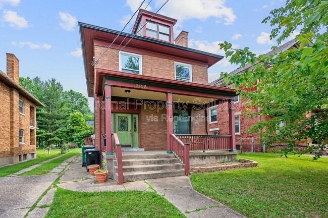 Building Photo - 3158 Montana Ave