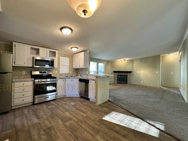 Building Photo - 1664 W Coralbrooke Dr