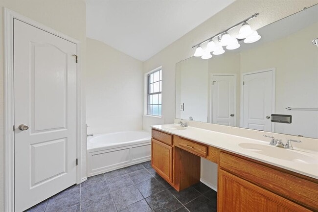 Building Photo - 9028 Heiden Lane