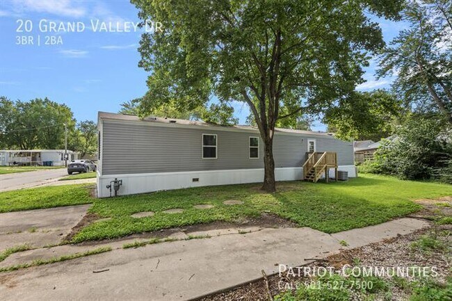 Building Photo - 20 Grand Valley Dr