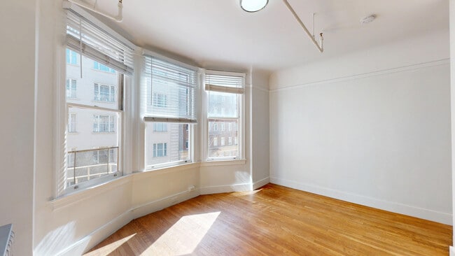 Building Photo - 522 Geary St