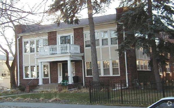 Building Photo - Montrose Place