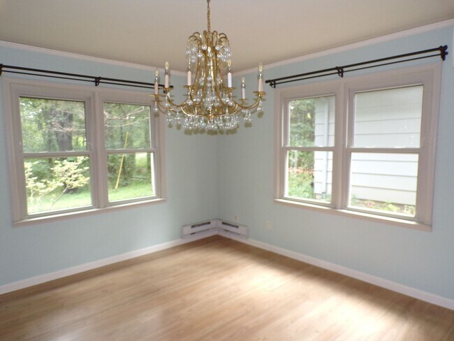 Building Photo - Unique 2 Bed 2.5 Bath Country Home!