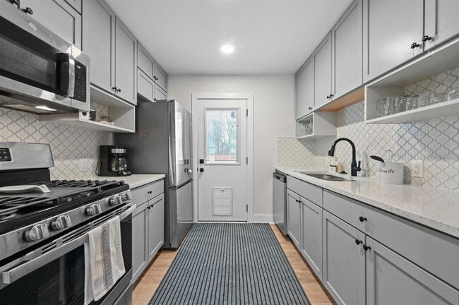 Building Photo - 1307 Falcon Cove