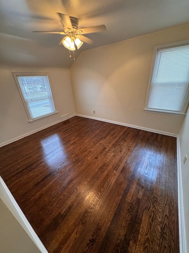 Building Photo - 631 Churchill Rd