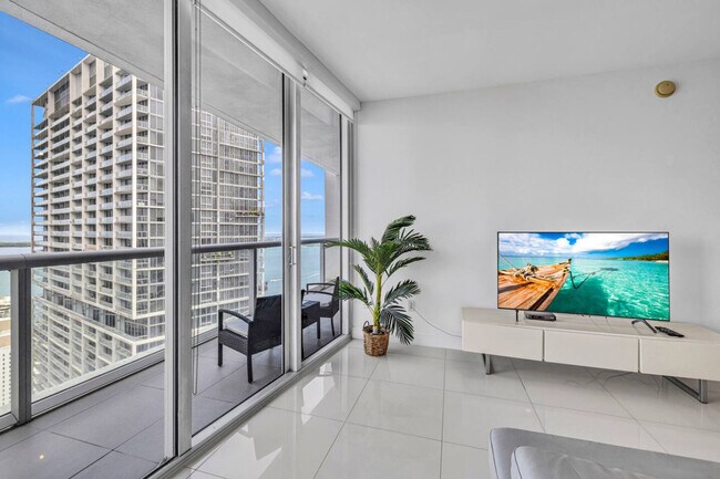 Building Photo - 485 Brickell Ave