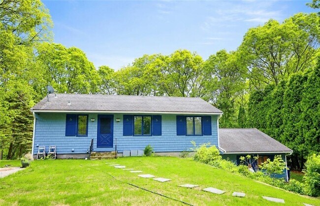 Building Photo - 13 Valley Dr