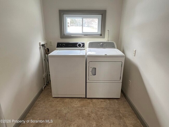 Building Photo - 214 Melrose Ave