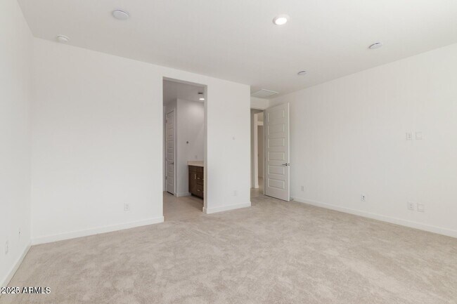 Building Photo - 11157 W Parkway Dr