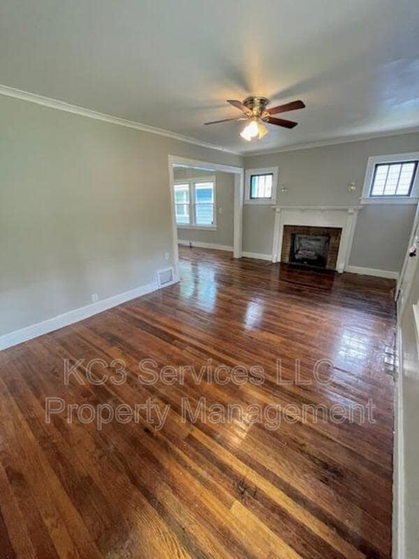 Building Photo - 5842 Euclid Ave E