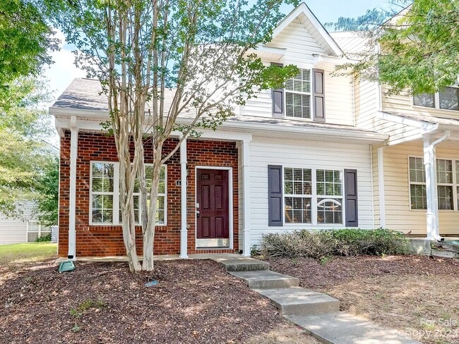 Building Photo - 694 Rock Lake Glen