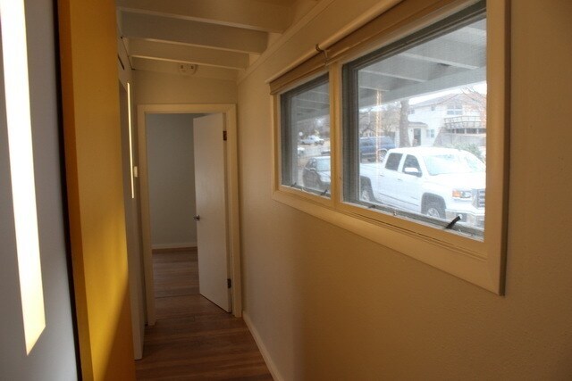 Building Photo - Updated 4 bed/2 bath Mid-Century Home - Pr...