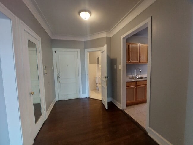 Building Photo - 3104 W 64th St