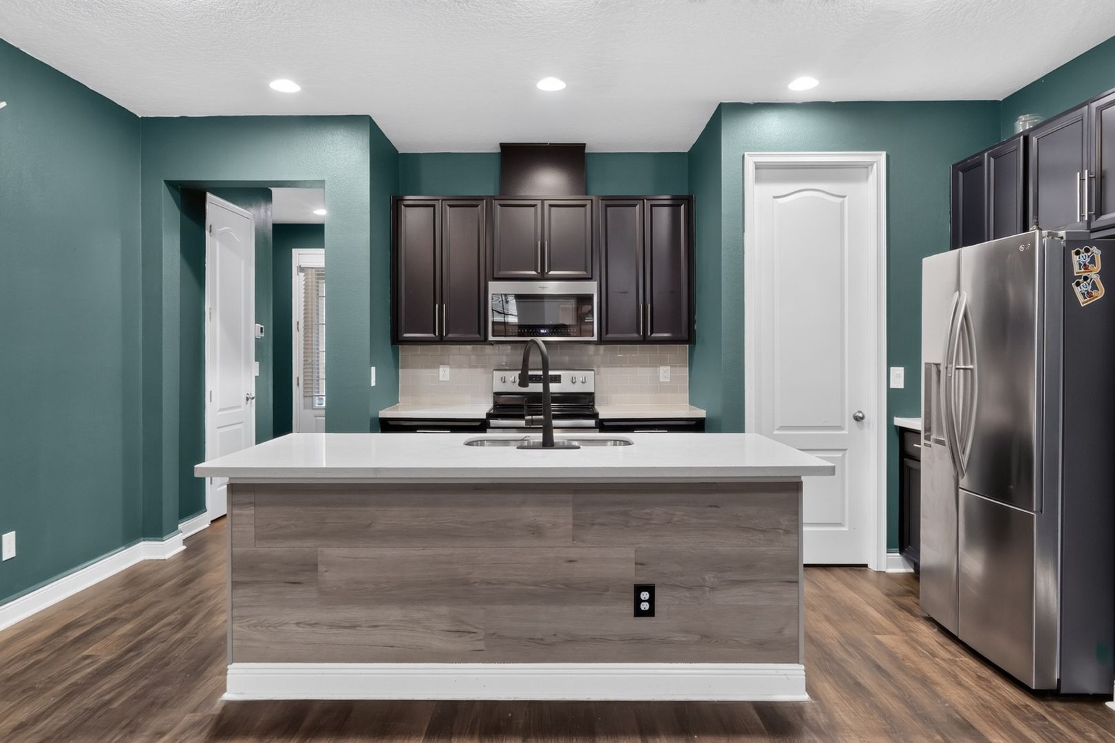 Building Photo - 6536 Calamondin Dr