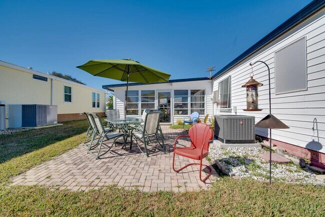 Building Photo - 1621 Magnolia Ave