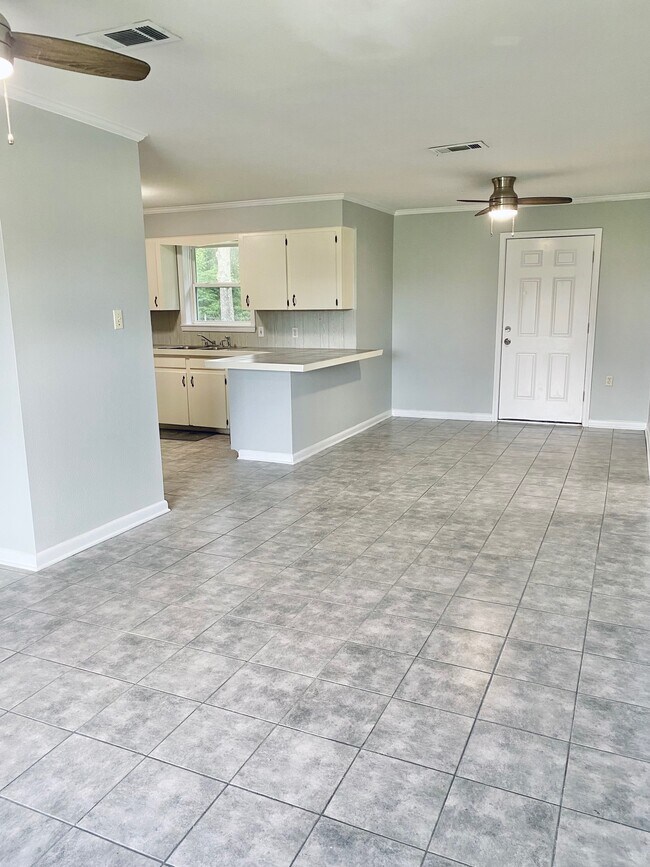 Building Photo - 15135 Montecino Dr