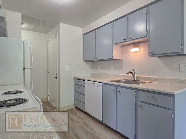 Building Photo - 1348 NE 186th Ave