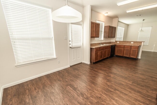 Building Photo - 12 Santa Barbara Dr