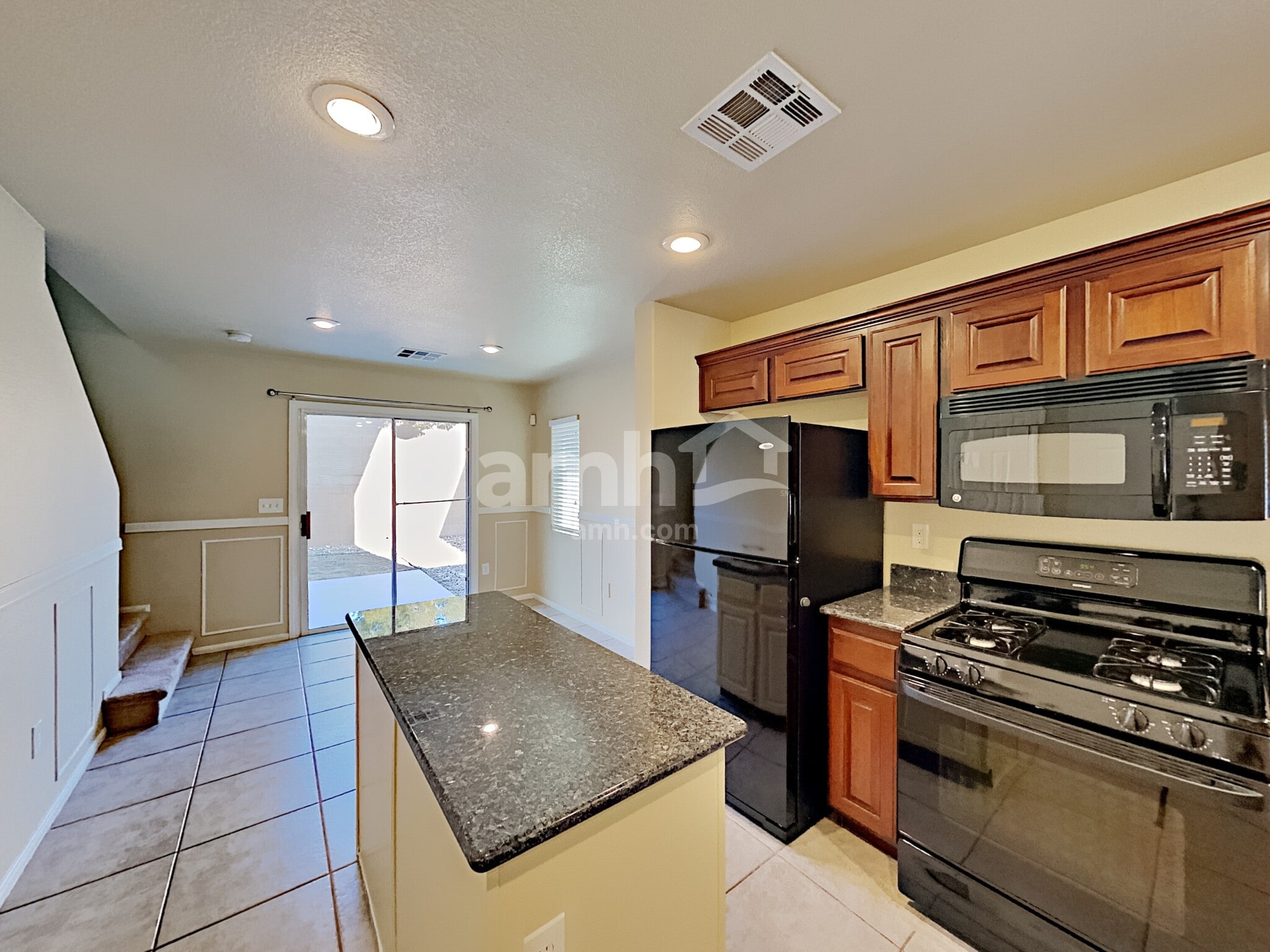 Building Photo - 10819 Hawthorne Berry St