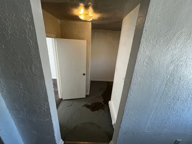 Building Photo - 3 bed 1 bath