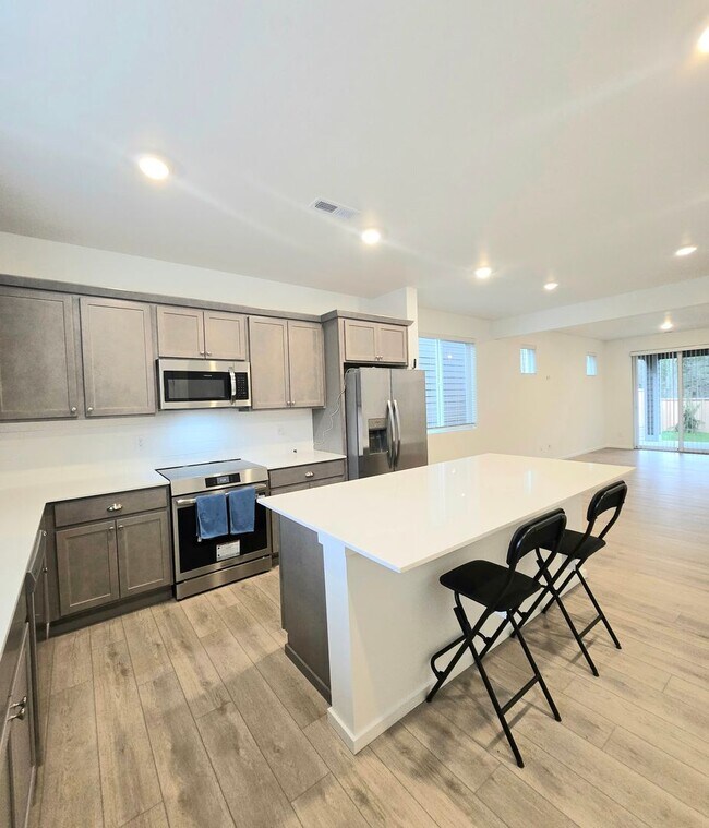 Building Photo - 3 Bed, 3.5 Bath in the New Madrona Ridge Neighborhood For Rent!