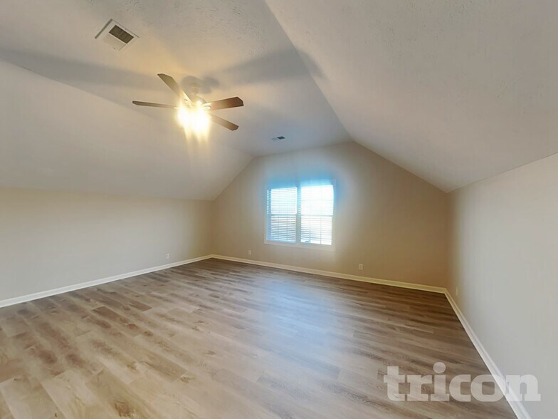 Building Photo - 1304 Golden Eagle Way