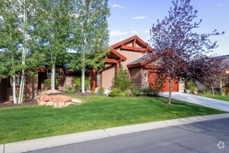 Building Photo - Beautiful 3 Bedroom Home in the Park City ...