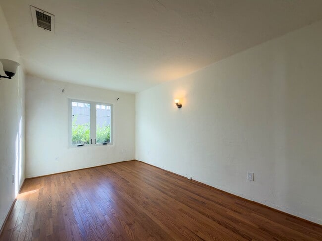 Building Photo - Pasadena Retreat w/ Private Backyard & Detached Garage