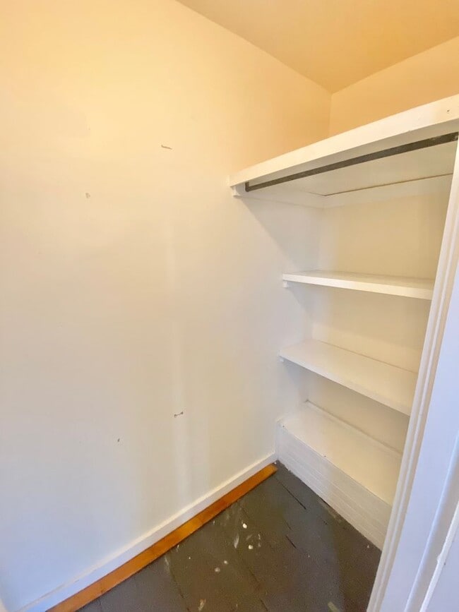 Building Photo - 81-83 Monroe Street