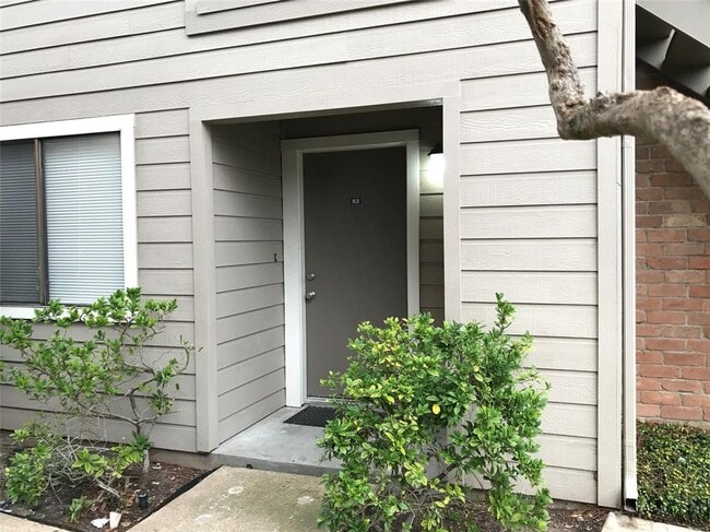 Building Photo - 6701 Sands Point Dr