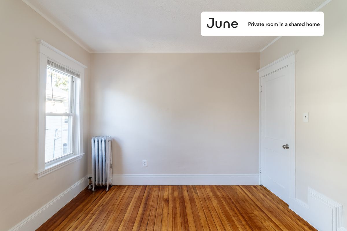 Building Photo - Room in Shared 6 bed/2 bath home