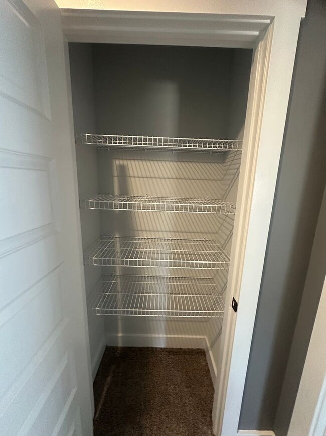 Building Photo - 238 E Ivybridge Dr