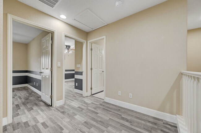 Building Photo - Beautiful 3BR Toscana Home