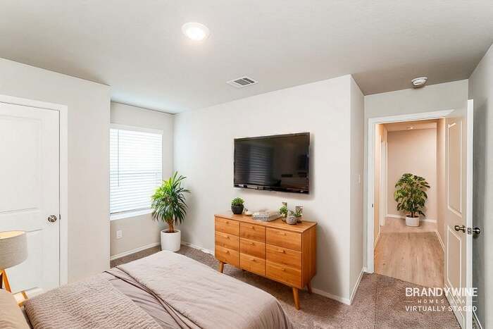 Building Photo - 7019 Winding Shelf