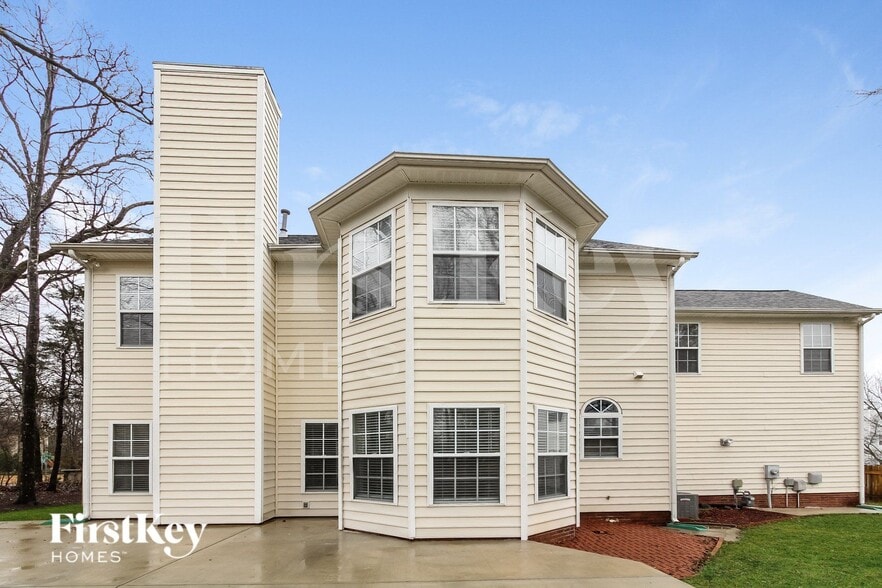 Building Photo - 11208 Ridge Oak Dr