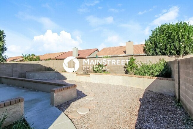 Building Photo - 4 Bedroom Pet-Friendly Home in Glendale, A...