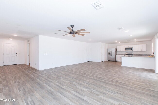 Building Photo - 1441 E Tuscany St