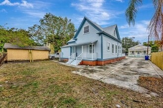 Building Photo - 912 E 20th Ave