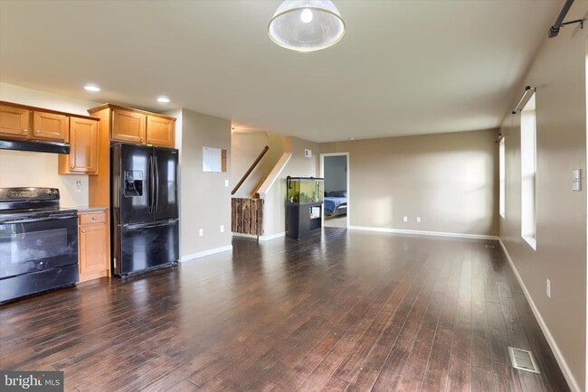 Building Photo - 158 McIntosh Ln