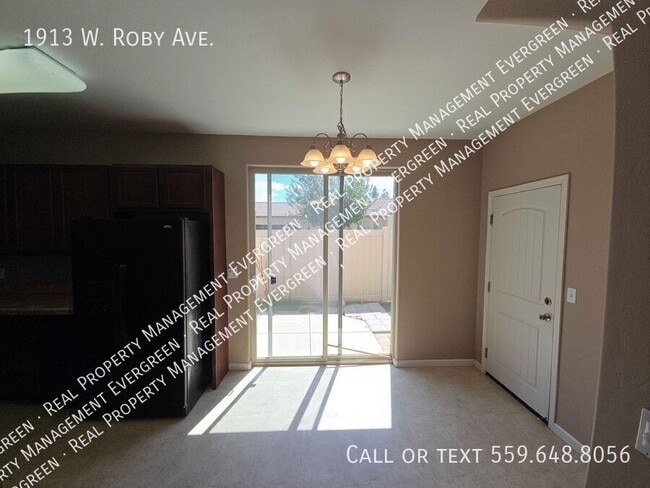 Building Photo - 1913 W Roby Ave