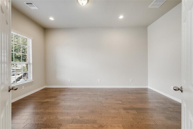 Building Photo - 931 Catalina Ln