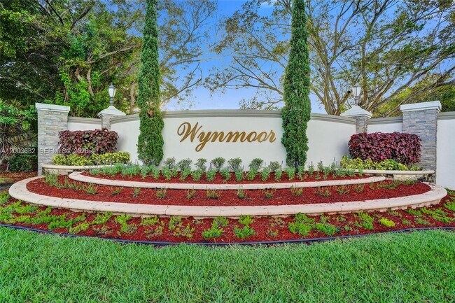 Building Photo - 3001 Portofino Isle