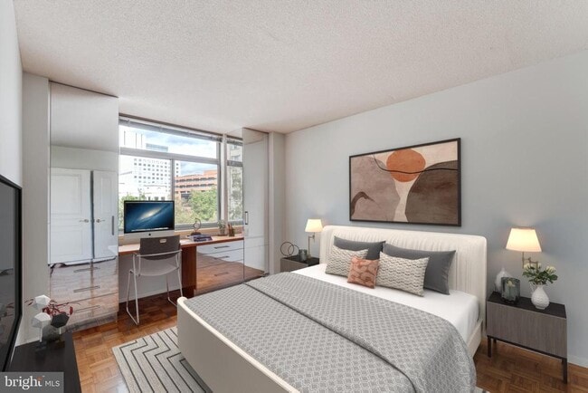 Building Photo - 7111 Woodmont Ave