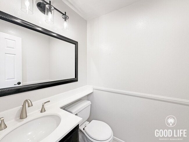 Building Photo - Foothill Ranch 3BR | Private Backyard, 2-Car Garage & Community Pool + Jacuzzi