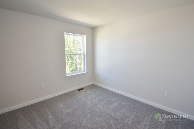 Building Photo - 4991 Franklin Cir