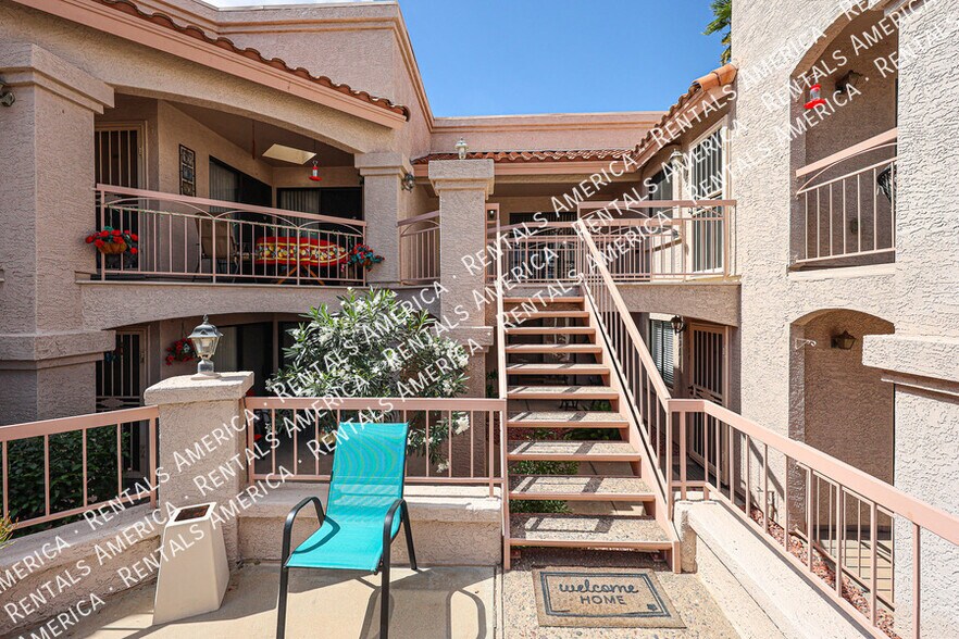 Building Photo - 9151 W Greenway Rd