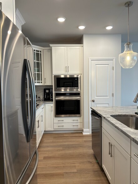 Building Photo - 5012 Calvine Mill Way