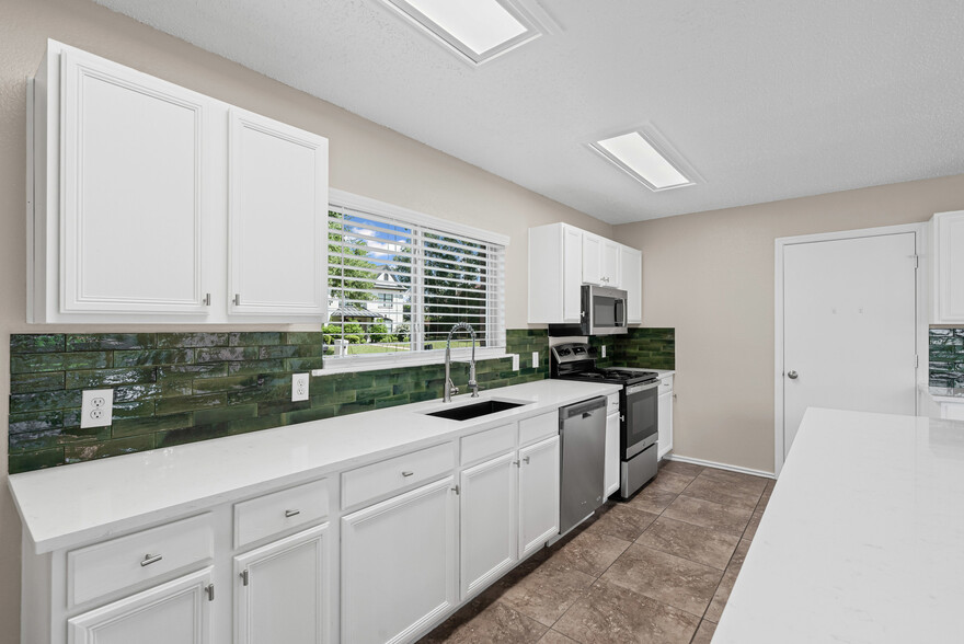Building Photo - 6505 Tara Ln