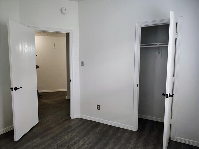 Building Photo - 21411 Forest Colony Dr