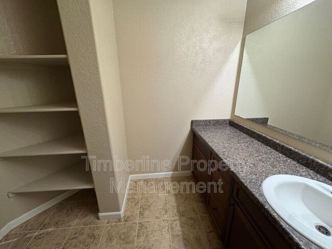 Building Photo - 5348 Oak Spring Heights
